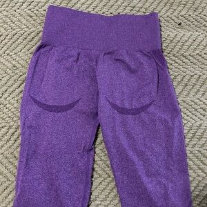 Contouring workout leggings